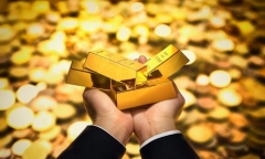 Giá vàng thế giới đi xuống, giá vàng trong nước "lập đỉnh", vì sao?