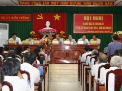 Phó Thủ tướng Trương Hòa Bình tiếp xúc cử tri Long An Phó Thủ tướng Trương Hòa Bình tiếp xúc cử tri Long An