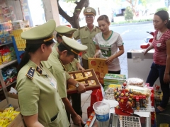 Văn bản luật “đá” nhau làm giảm hiệu quả chống buôn lậu Văn bản luật “đá” nhau làm giảm hiệu quả chống buôn lậu