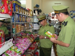 Hà Nội: Xử lý gần 2.700 vụ buôn lậu, gian lận thương mại Hà Nội: Xử lý gần 2.700 vụ buôn lậu, gian lận thương mại