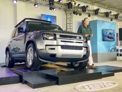 Chính thức giới thiệu mẫu xe Land Rover Defender tại thị trường Việt Nam Chính thức giới thiệu mẫu xe Land Rover Defender tại thị trường Việt Nam