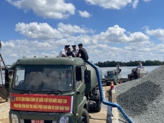 BTL Vùng Cảnh sát Biển 3 tiếp tục cấp nước ngọt cho nhân dân tỉnh Bến Tre