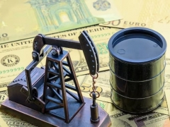 Giá xăng dầu hôm nay 25/4: Trong nước giảm cùng thế giới?