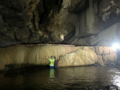 Phát hiện thêm hang động mới ở Quảng Bình có rèm thạch nhũ đẹp mê mẩn