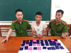 Nghệ An bắt giữ đối tượng vận chuyển trái phép 8.000 viên ma túy