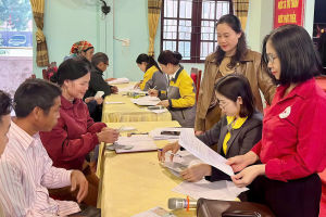 Hội Chữ thập đỏ tỉnh Bắc Ninh triển khai cấp phát 580 triệu đồng hỗ trợ người dân bị ảnh hưởng bởi bão lũ