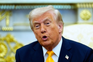 Tổng thống Donald Trump yêu cầu Israel dừng tấn công hạ tầng năng lượng Iran giữa lúc giá dầu tăng vọt