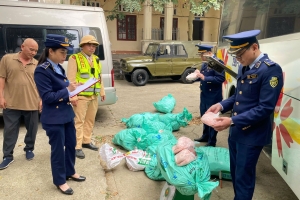 Lạng Sơn tạm giữ phương tiện vận chuyển hơn 100 kg mỡ lợn không rõ nguồn gốc