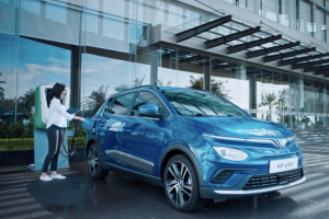 Giá xăng tăng, xe điện - hybrid lên ngôi