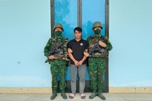 Đồn Biên phòng Cửa khẩu Quốc tế Mộc Bài bắt đối tượng bị truy nã khi đang nhập cảnh trái phép về Việt Nam