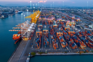 Nhập siêu 20,5 tỷ USD sau 7 tháng: Tín hiệu từ nhu cầu sản xuất và bài toán cân bằng thương mại
