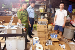 Quản lý thị trường Hà Nội: Chuyển 43 vụ có dấu hiệu hình sự sang cơ quan điều tra