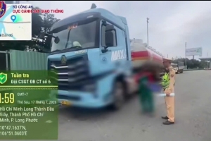 Phạt 77 triệu đồng doanh nghiệp và tài xế xe bồn chở xăng dầu vi phạm trên cao tốc
