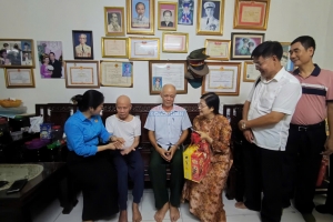 Hà Nội: Công đoàn phường Nghĩa Đô lan tỏa nghĩa tình “Đền ơn đáp nghĩa”