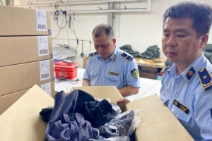 TP.HCM: Thu giữ hơn 5.400 sản phẩm quần áo giả thương hiệu, trị giá hơn 9,5 tỷ đồng