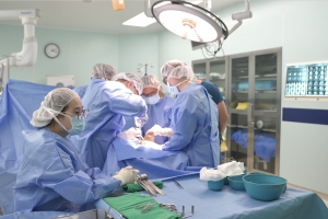 Vinmec “hồi sinh” đôi chân cho chàng trai 23 tuổi nhờ xương sên in 3D độc bản