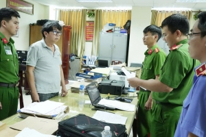 Khởi tố thêm 2 bị can trong đường dây buôn lậu gần 830.000 lít dầu từ Malaysia