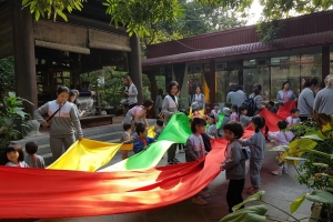 Làng lụa Vạn Phúc trở thành điểm du lịch, mở rộng không gian phát triển thương hiệu