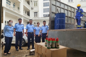 Tiêu hủy gần 1,3 tấn thuốc trừ cỏ độc hại vô chủ