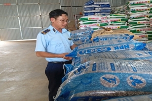 Lâm Đồng: Phát hiện 4 mẫu phân bón không đạt quy chuẩn, kiên quyết không có "vùng cấm" trong chống hàng giả