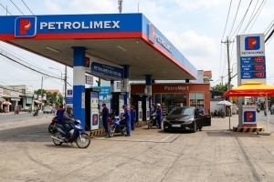 Giá xăng dầu hôm nay 6/8: Biến động trái chiều
