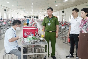 Bắc Ninh tăng cường bảo đảm an toàn thực phẩm tại bếp ăn tập thể trong các khu, cụm công nghiệp