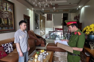 Phú Thọ: Khởi tố chủ chuỗi cửa hàng thời trang bán hàng giả mạo nhãn hiệu