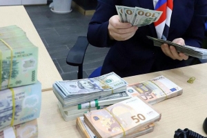 Tỷ giá USD ngân hàng giảm mạnh, MBS dự báo cuối năm lên 27.000 đồng