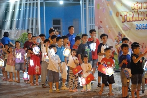 Lâm Đồng chăm lo Tết Trung thu cho trẻ em có hoàn cảnh khó khăn