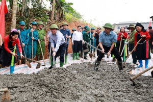 Lào Cai mở đợt cao điểm 30 ngày làm đường giao thông nông thôn