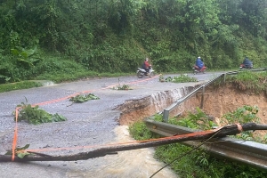 Bắc Ninh: Bão số 4 gây ngập, sạt lở nhiều tuyến đường