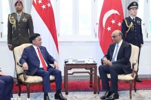 Thường trực Ban Bí thư Trần Cẩm Tú hội kiến Tổng thống Singapore Tharman Shanmugaratnam