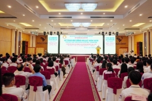 Trao 208 suất học bổng Vallet cho học sinh, sinh viên Quảng Trị và Hà Tĩnh