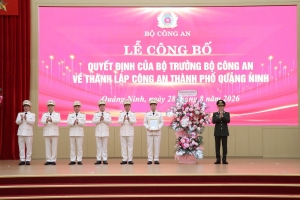 Công bố Quyết định thành lập Công an thành phố Quảng Ninh