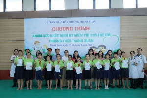 Trường THCS Thanh Xuân - TP Hà Nội khám sức khỏe miễn phí định kỳ cho học sinh