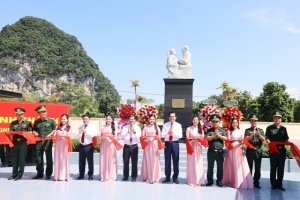 Khánh thành Tượng đài “Nghe lời non nước” tại Tiểu đoàn Huấn luyện - Cơ động