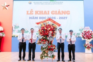 Trường THPT chuyên Lê Hồng Phong Ninh Bình phát huy thành tích, hướng tới năm học mới