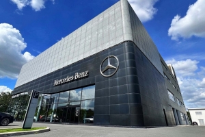 Mercedes-Benz Việt Nam triệu hồi dòng xe C200 và C300 do lỗi khóa cửa tiềm ẩn nguy cơ trôi xe