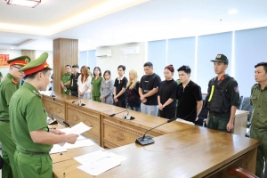 Đà Nẵng: Khởi tố, bắt giam quản lý và 6 nhân viên quán Saga vì buôn bán khí cười