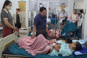 Quảng Trị: 42 người nghi ngộ độc sau khi ăn bánh mì tại tiệm mới khai trương