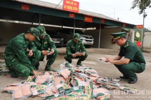 Lạng Sơn: Thu giữ 100 kg xúc xích không rõ nguồn gốc tại khu vực Chi Ma