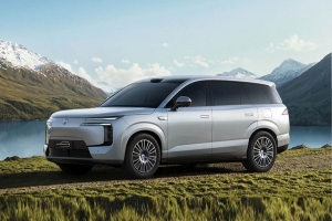 SUV điện 6 chỗ Denza N8L sạc siêu nhanh chính thức trình làng