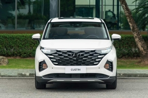Lộ diện Hyundai Custin bản nâng cấp giữa chu kỳ với diện mạo lấy cảm hứng từ đàn anh Staria