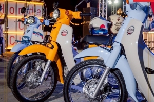 Honda Super Cub 2026 khan hiếm tại đại lý chính hãng, cửa hàng tư nhân đội giá hơn 120 triệu đồng