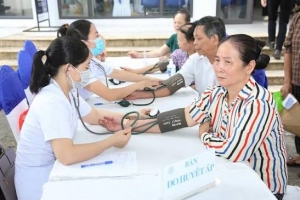 Đẩy nhanh khám sức khỏe miễn phí, ưu tiên người cao tuổi, hộ nghèo