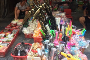 Đồ chơi Trung thu không rõ nguồn gốc tràn ra thị trường
