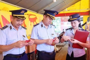 Hà Tĩnh tăng kiểm soát bánh Trung thu, đồ chơi trẻ em trước mùa cao điểm
