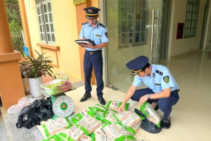 Lạng Sơn tạm giữ hơn 6.500 sản phẩm thực phẩm đông lạnh vi phạm