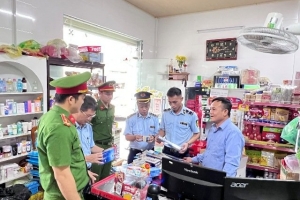 Hà Tĩnh xử phạt hộ kinh doanh bán 149 bao thuốc lá nhập lậu