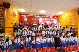 Trung thu sớm nơi biên giới Khánh Bình